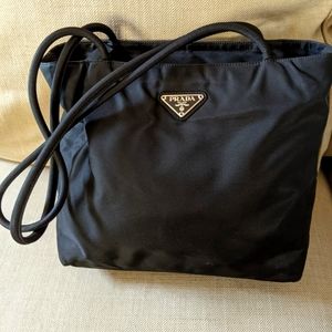 ACCEPTING OFFERS✨ Prada Bag